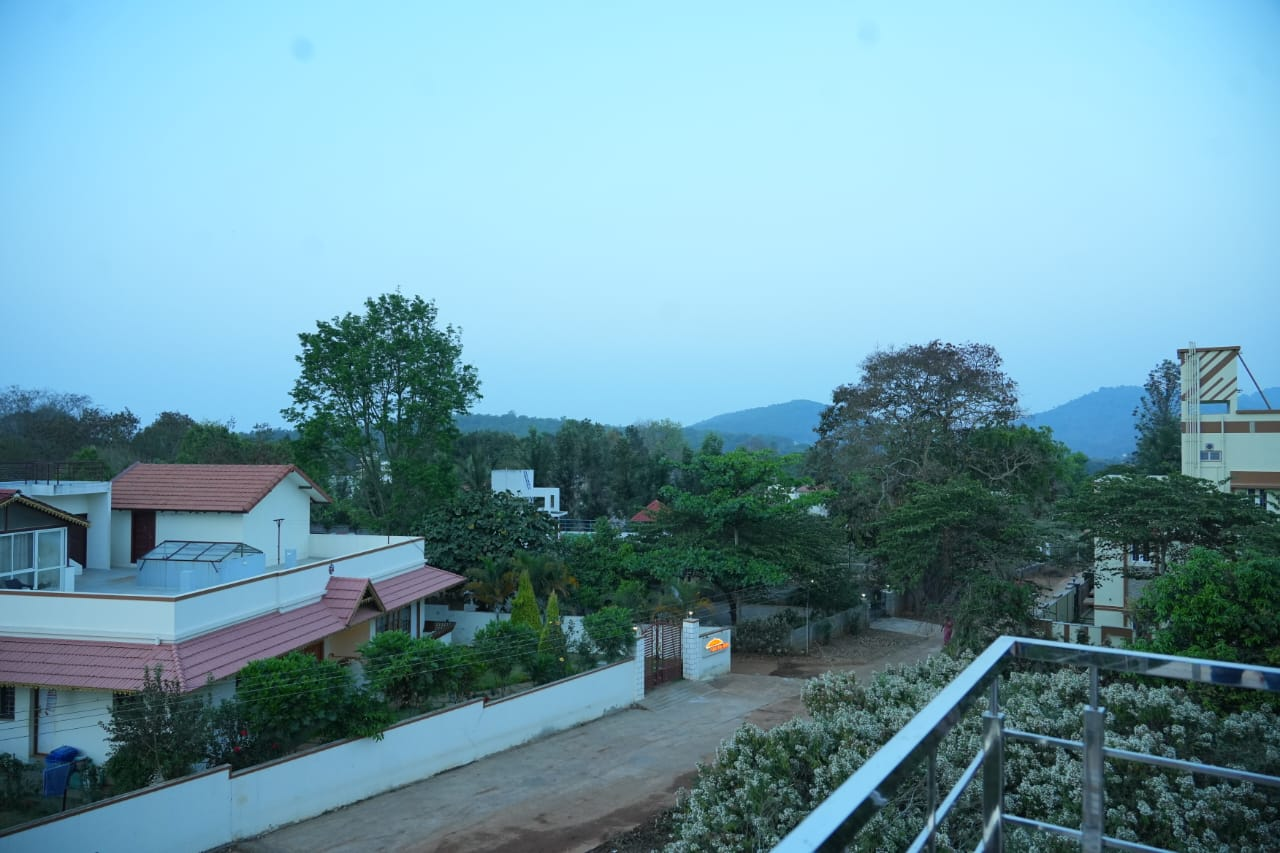 Scenic Hill Views